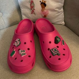 CROCS w/AKA jibbitz